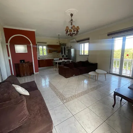 La Maison De La Riviere レフキンミ